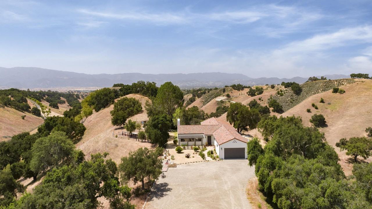 3791 Live Oak Rd - Photo 3 of 18