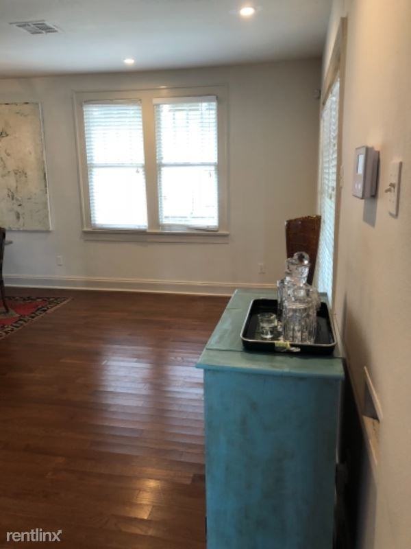 302 Broadway St - Photo 2 of 24