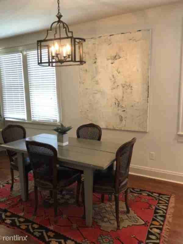 302 Broadway St - Photo 3 of 24