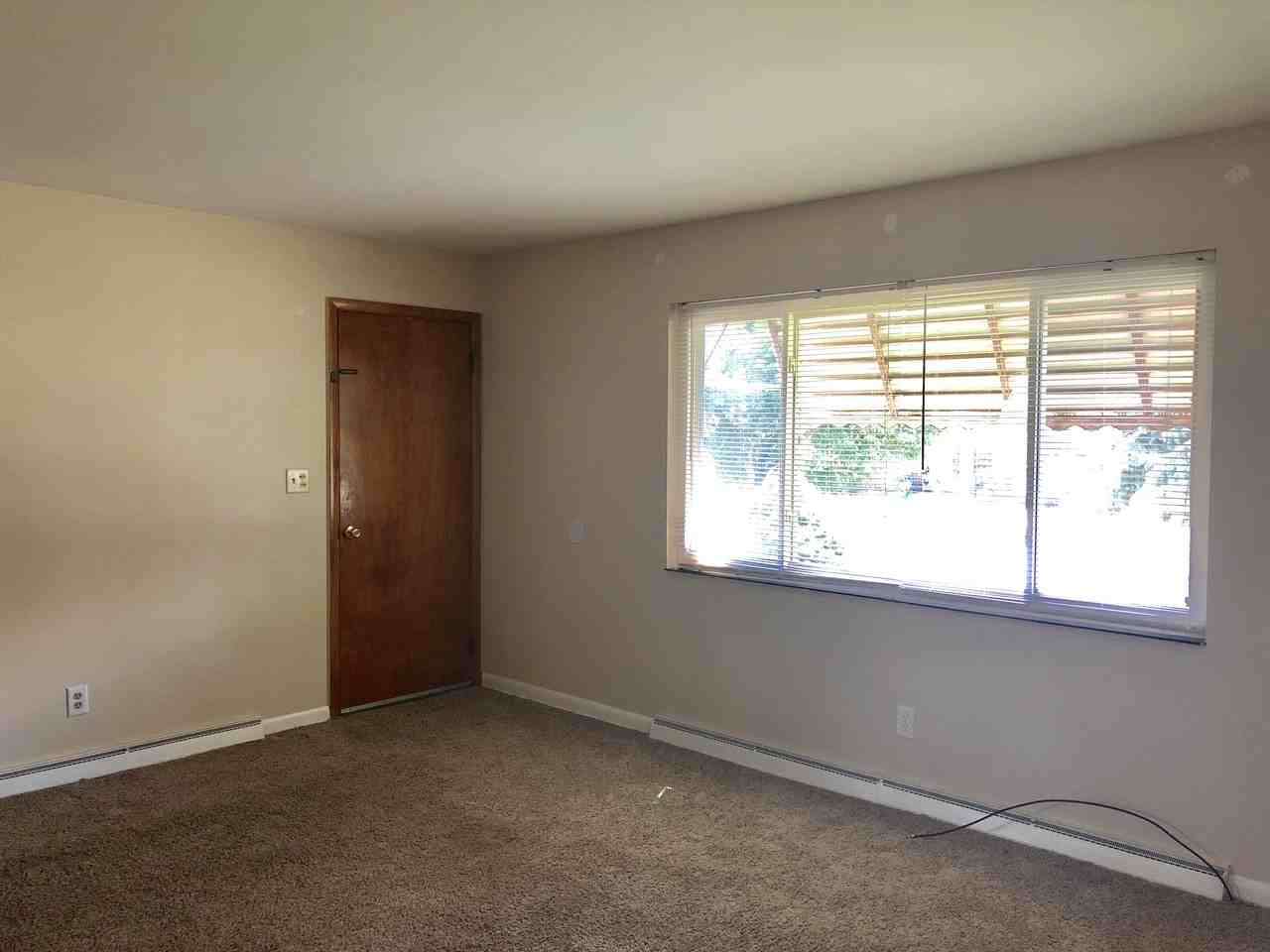 81 Greencrest Terrace - Photo 2 of 17