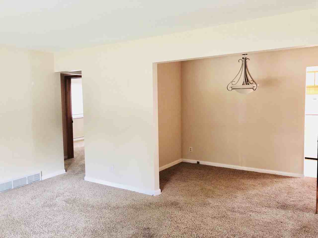 81 Greencrest Terrace - Photo 3 of 17