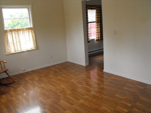 533 Main St W - Photo 2 of 5