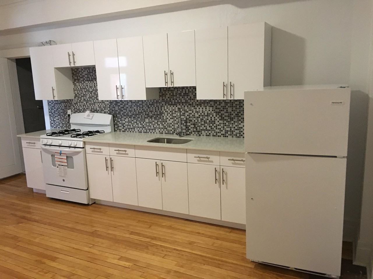 3514 Rue Hutchison - Photo 2 of 14