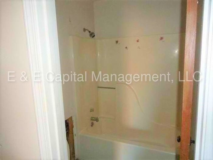 5642 Waterford Ct - Photo 2 of 9