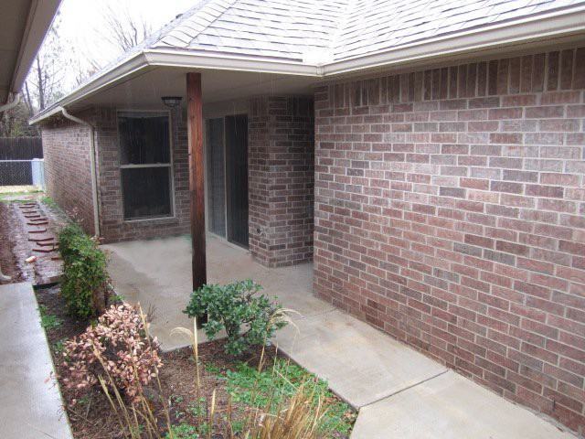 425 Sterling Pointe Way - Photo 2 of 14