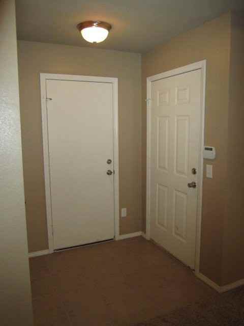 425 Sterling Pointe Way - Photo 3 of 14