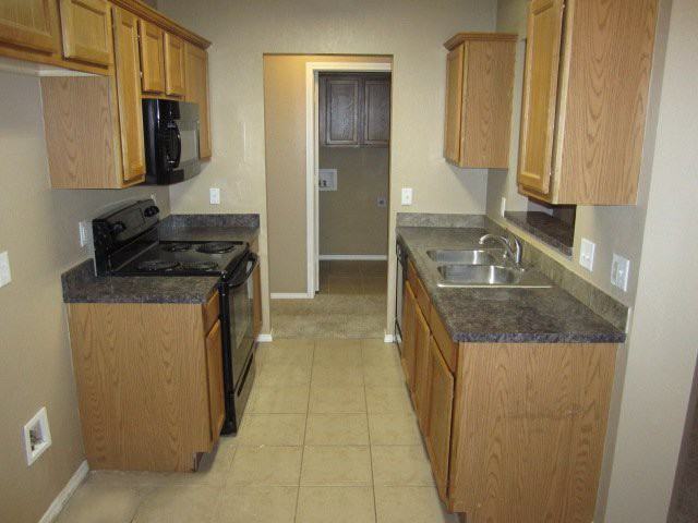 425 Sterling Pointe Way - Photo 6 of 14