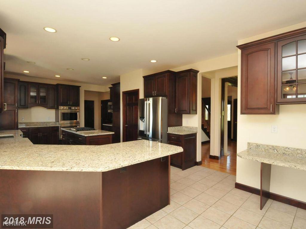 13570 Breezy Meadow Ln - Photo 3 of 10