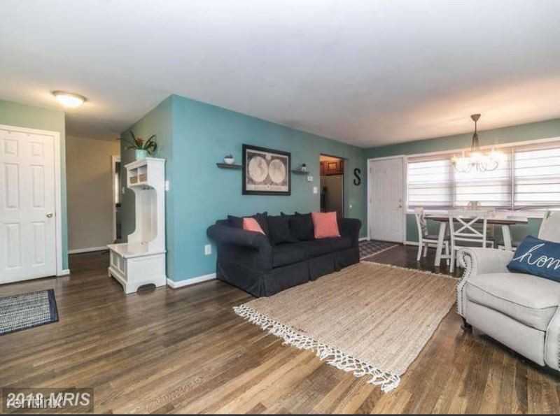 38 Greenmeadow Dr - Photo 3 of 9