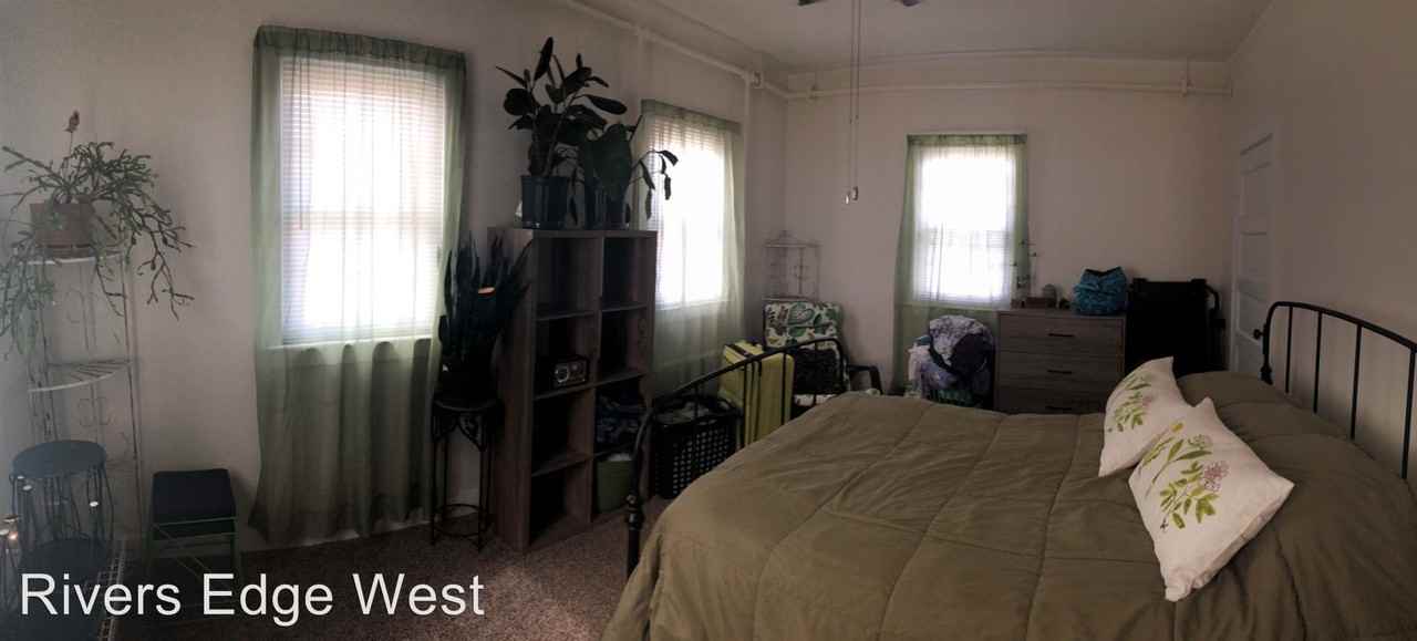 1120 Franklyn Ave - Photo 3 of 3