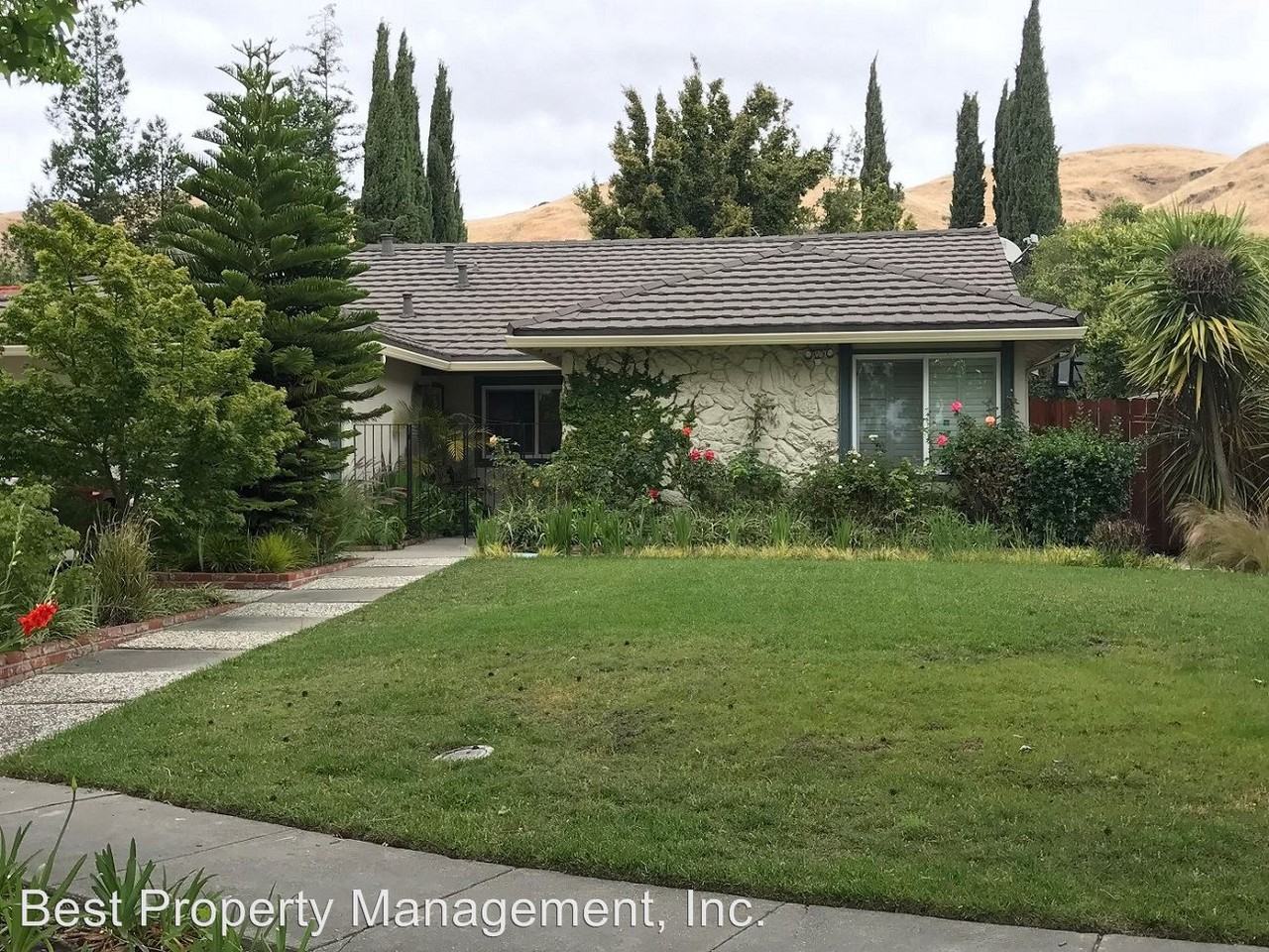 40614 Mission Blvd - Photo 2 of 12