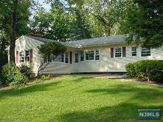 15 Arrowhead Dr - Photo 2 of 14