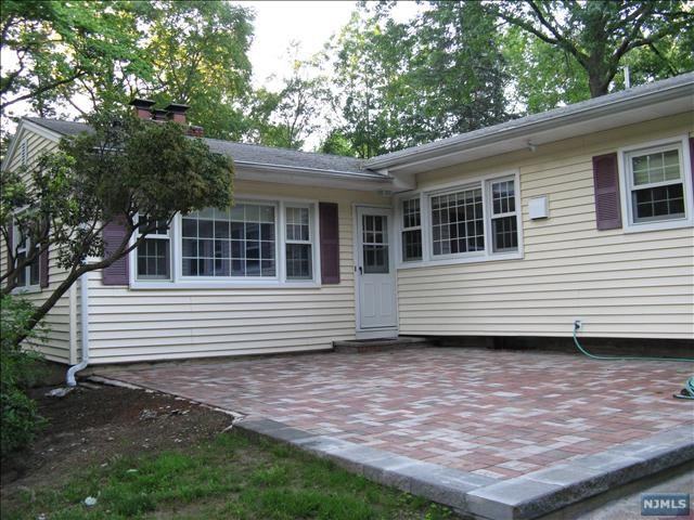 15 Arrowhead Dr - Photo 3 of 14