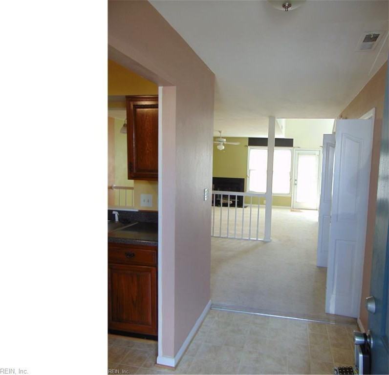 125 Wexford Dr E - Photo 2 of 27