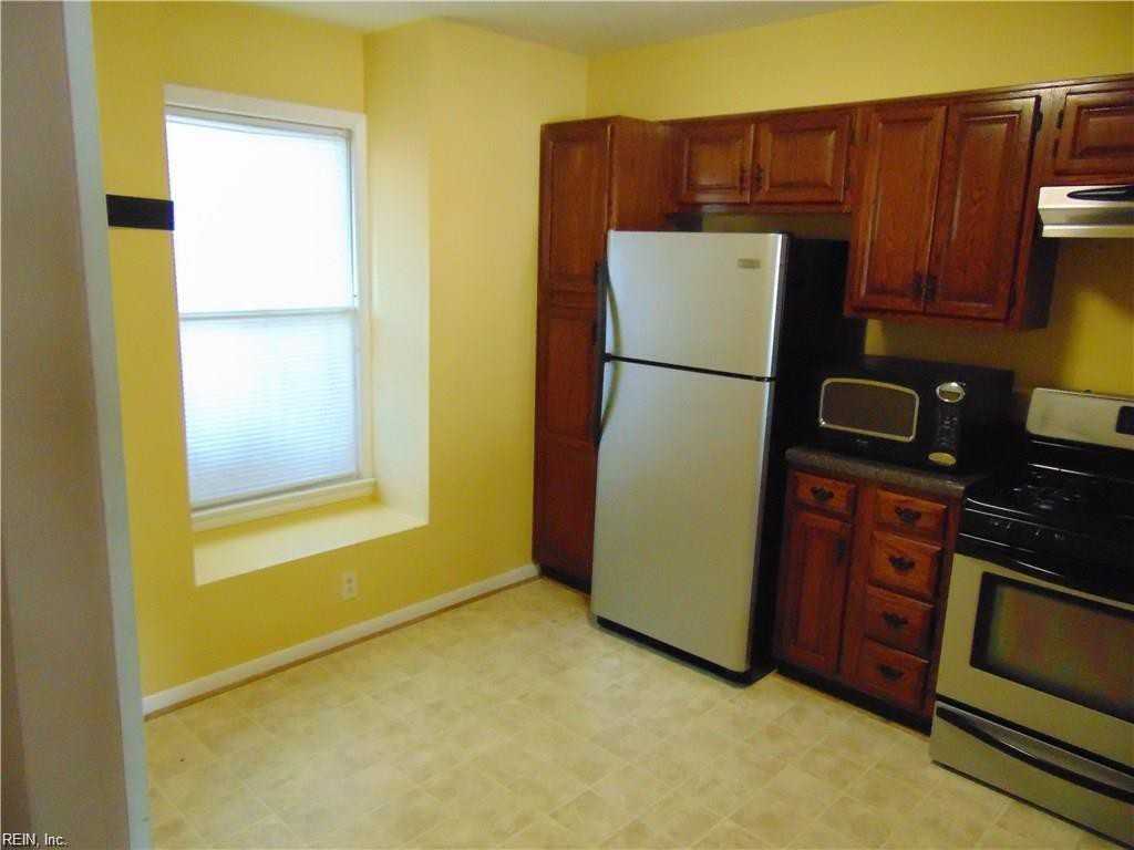 125 Wexford Dr E - Photo 3 of 27