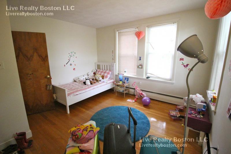 Tappan St - Photo 3 of 8