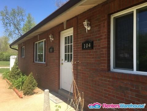 104 Clearwater Dr - Photo 2 of 10