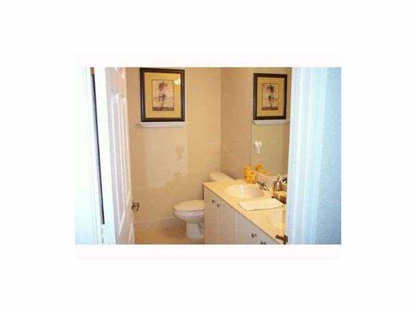 8264Â¤ PRESTIGE COMMONS DR Apartments in Westwood Community South