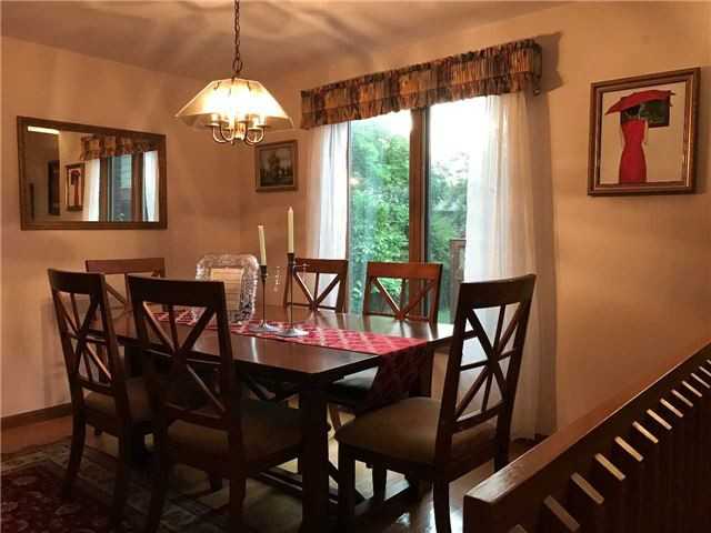 335 Bridle Path Ct - Photo 3 of 20