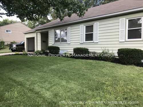 9725 Grandview Dr - Photo 3 of 16