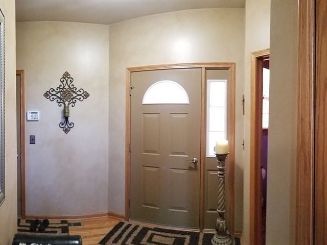 14943 Suffolk Ct - Photo 3 of 28