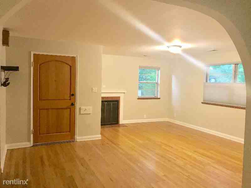 417 E Lake St - Photo 2 of 23