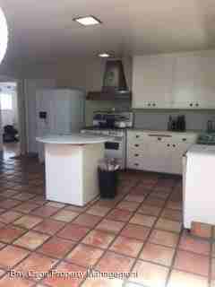 765 Murray Ave - Photo 3 of 9