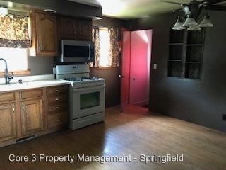 409 Crestlawn Dr - Photo 2 of 24