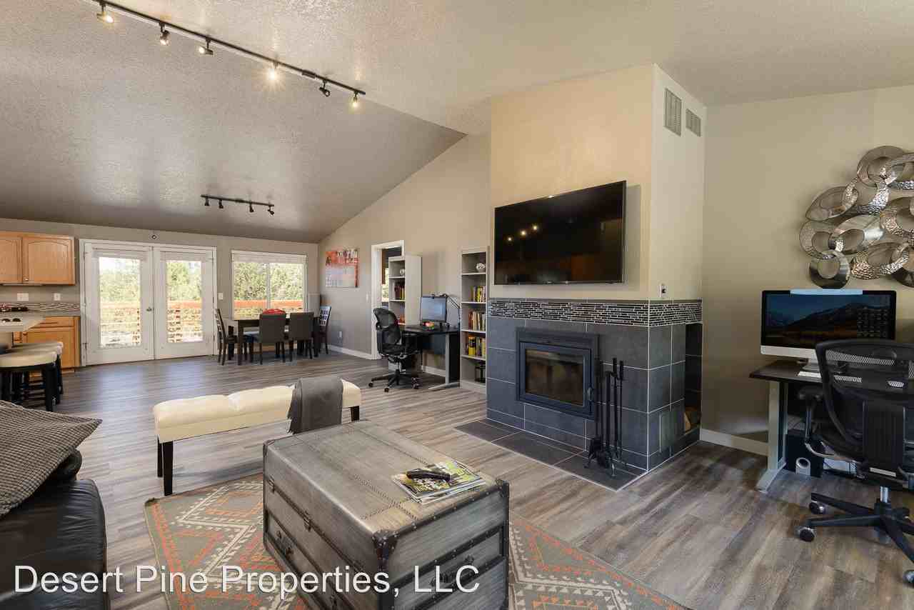 69544 Sisters View Dr - Photo 3 of 28