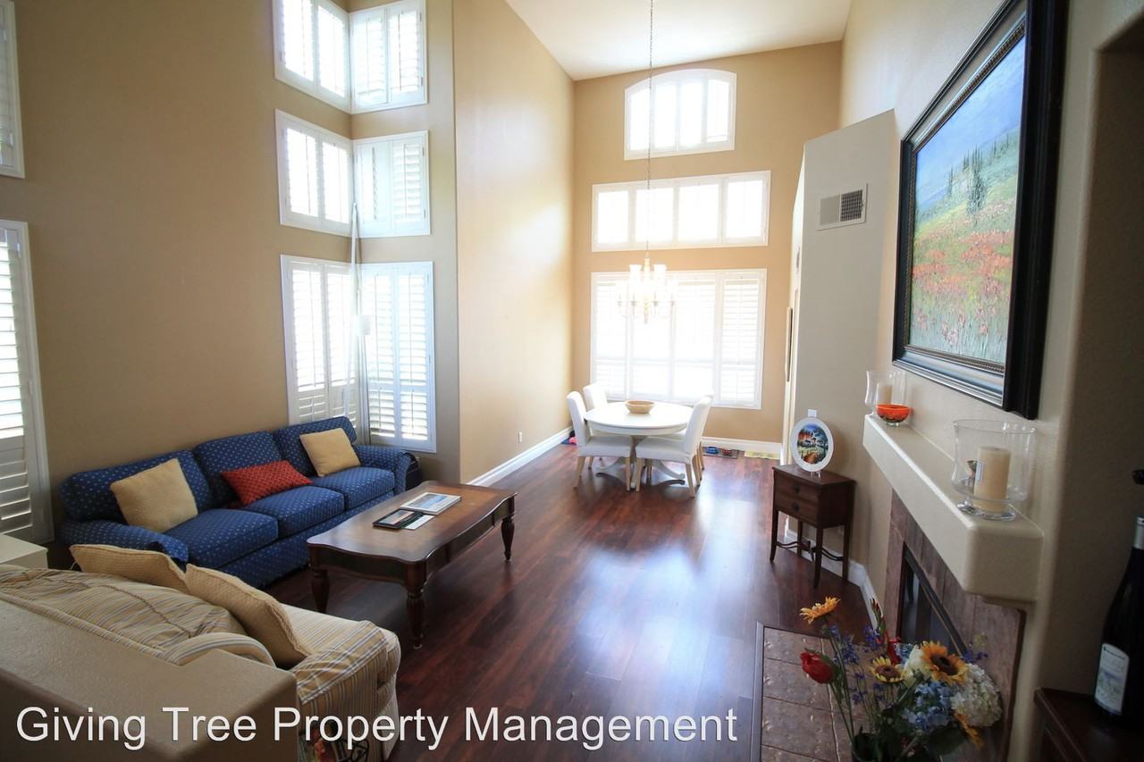 11925 Chalon Ln - Photo 2 of 17