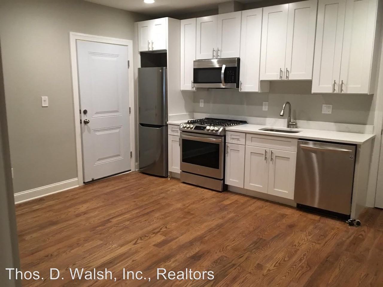 1013 E Street, SE - Photo 3 of 37