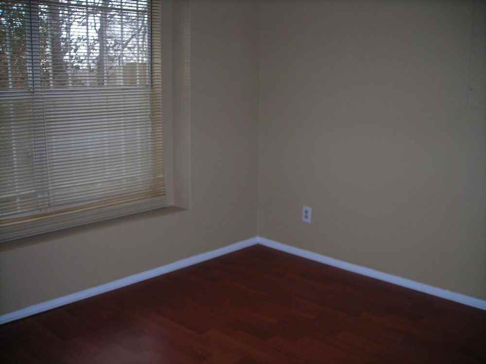 401 Surrey Rd - Photo 2 of 22