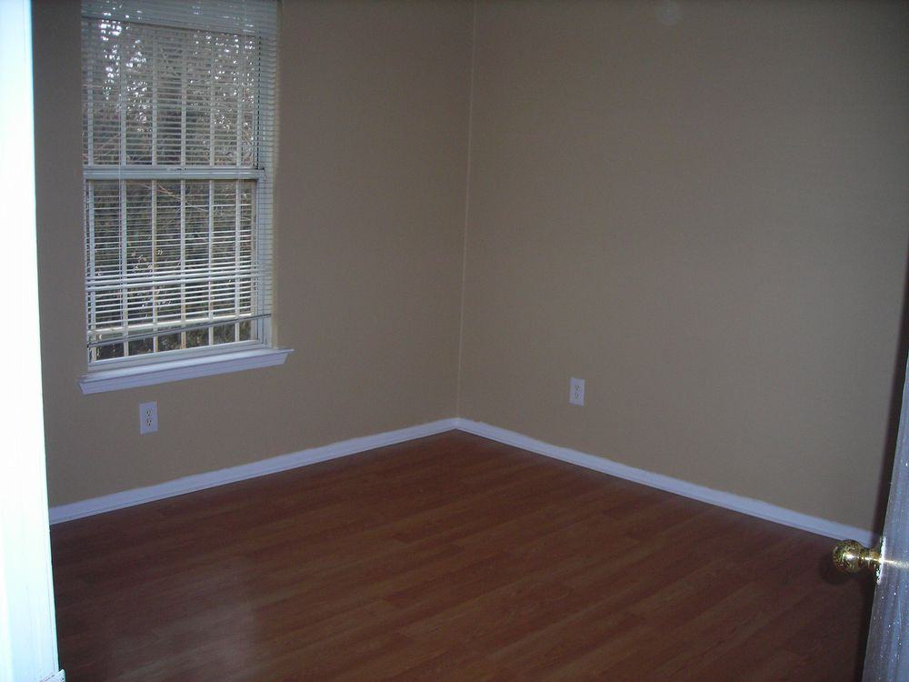 401 Surrey Rd - Photo 3 of 22