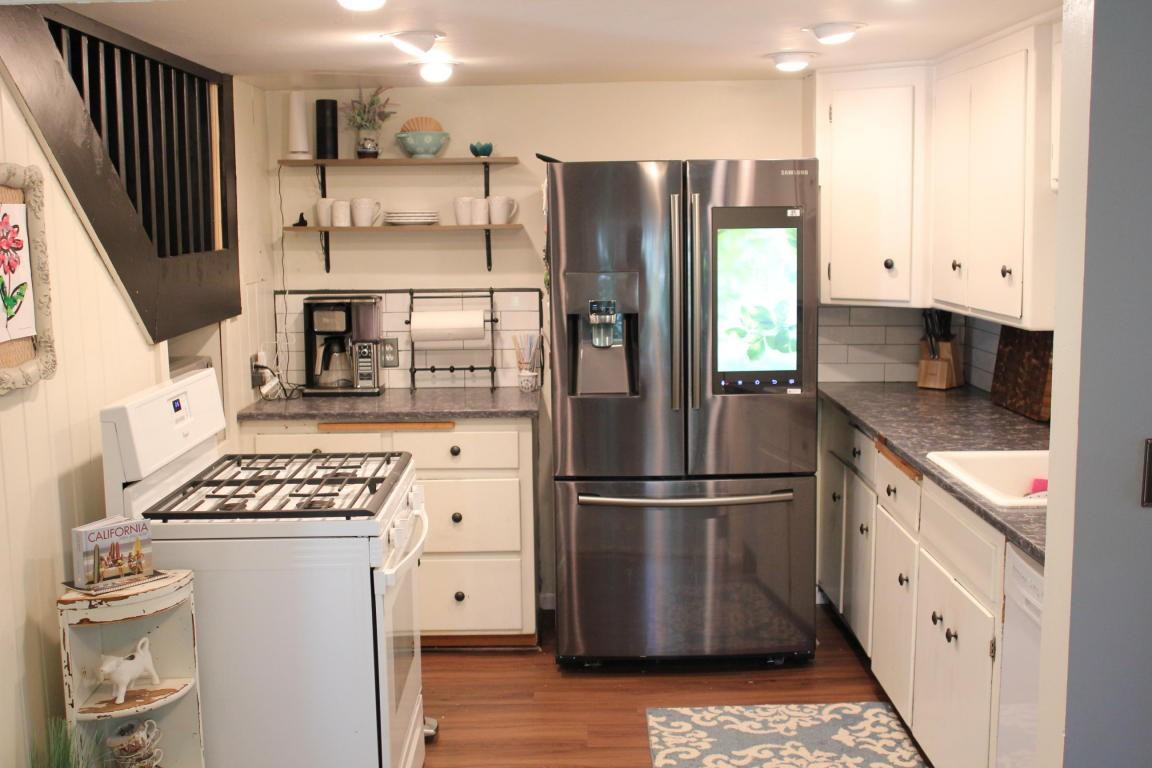 12727 NE Shoreland Dr - Photo 2 of 23