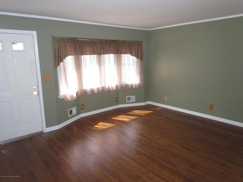 10 Millbrook Dr - Photo 3 of 17