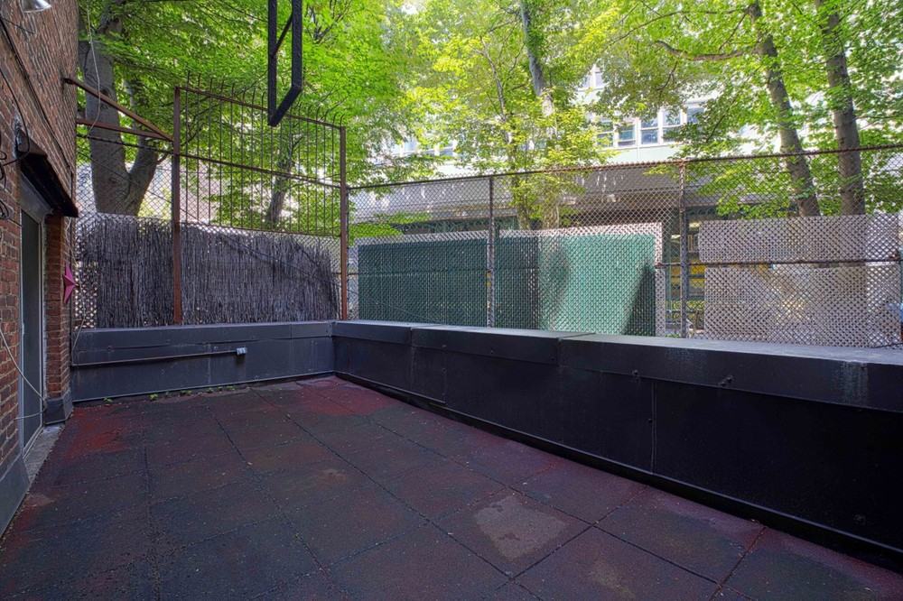 >30 Greenwich Avenue - Photo 3 of 10