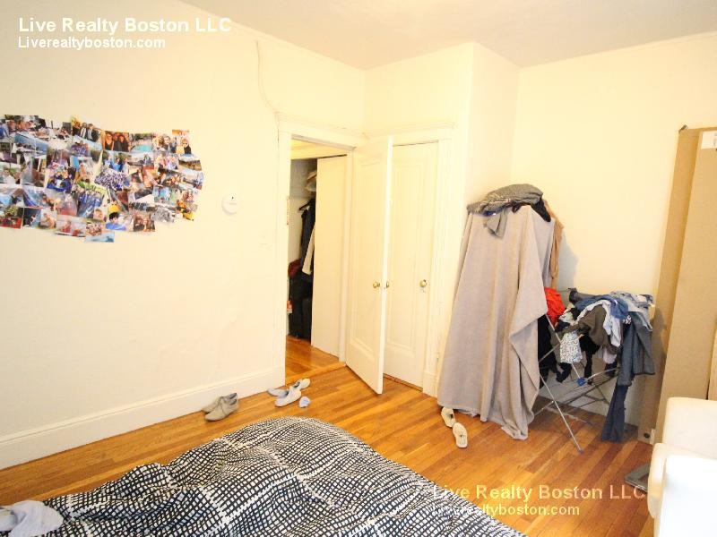 Comm Ave - Photo 3 of 9