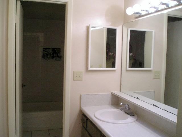 7001 Forestview Ct - Photo 3 of 10
