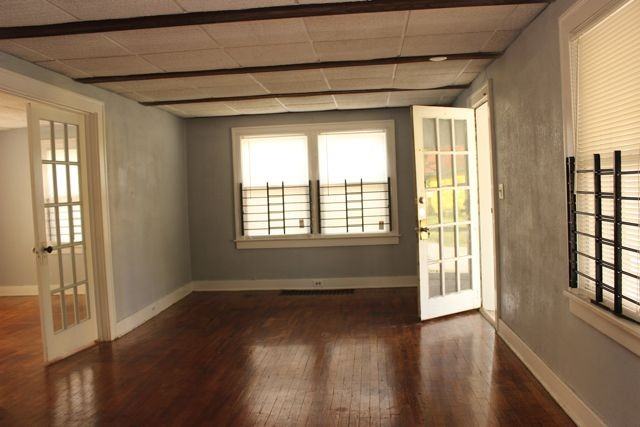 8002 Walrond Ave - Photo 2 of 10