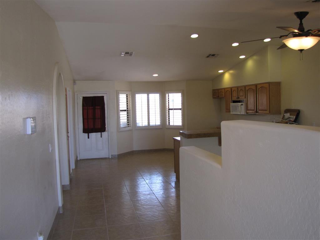 3017 E Danbury Rd - Photo 2 of 13