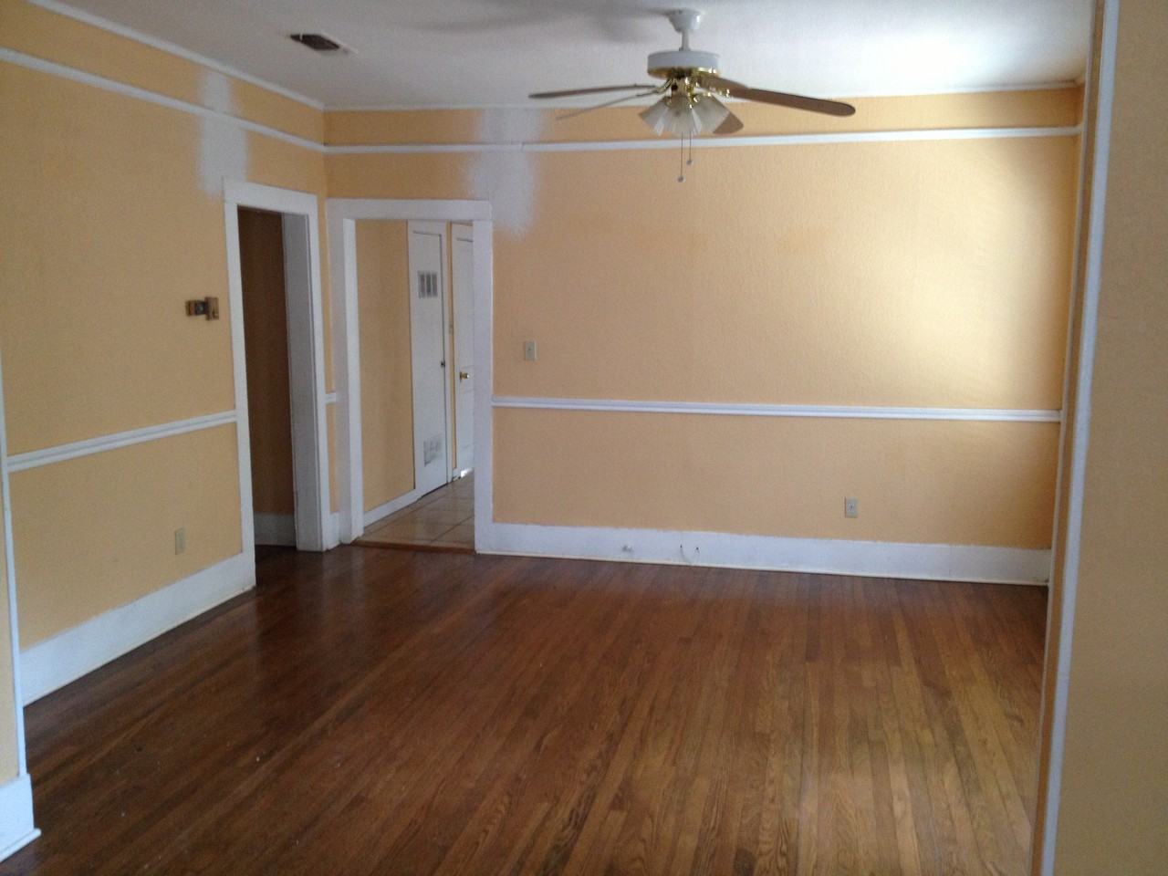 1413 N Sylvania Ave - Photo 3 of 13