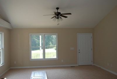 137 Zachary Dr - Photo 2 of 3