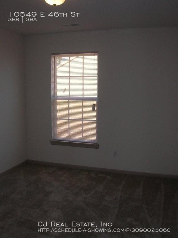 10549 E 46th St - Photo 6 of 8