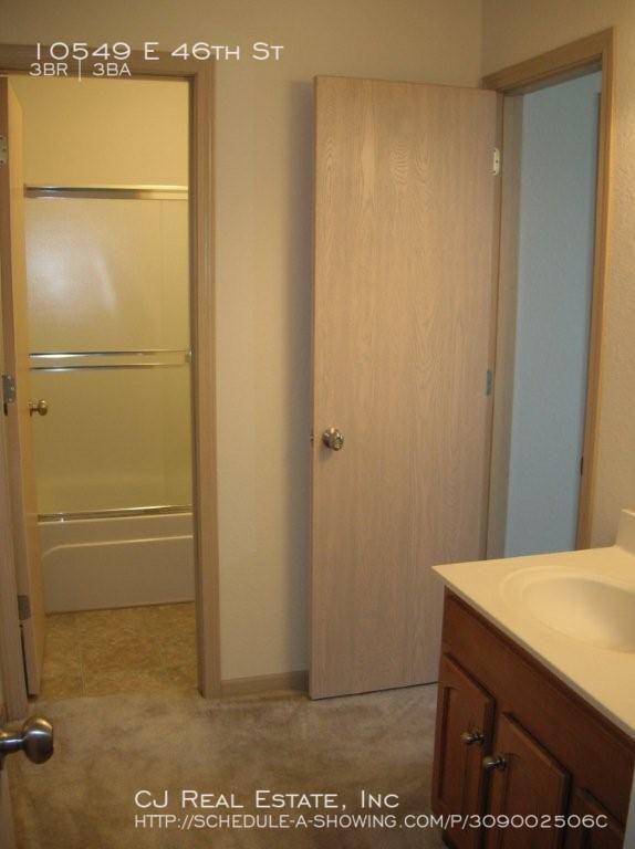 10549 E 46th St - Photo 7 of 8