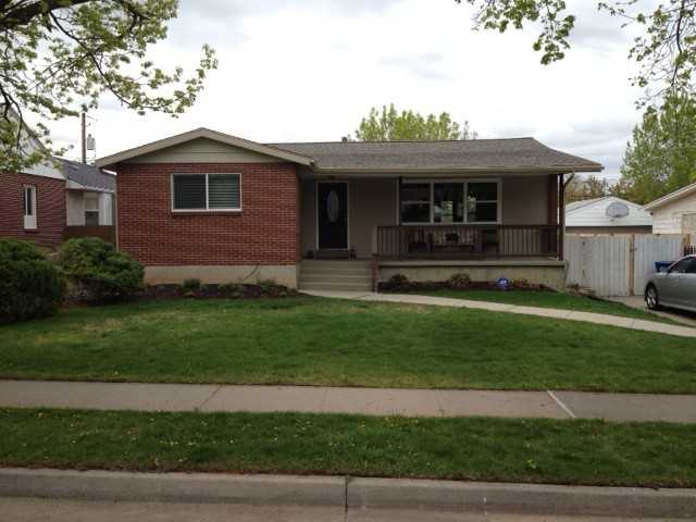 2070 Kensington Ave S - Photo 2 of 18