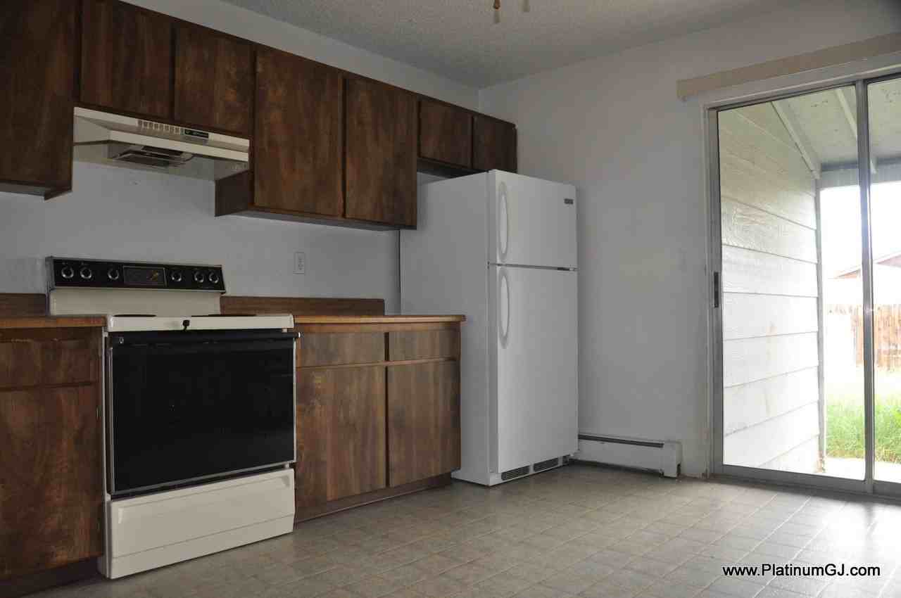 3234 1/2 White Ave #3 - Photo 2 of 6