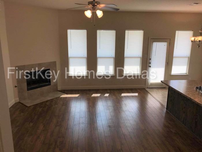 622 Canvas Ct - Photo 3 of 13