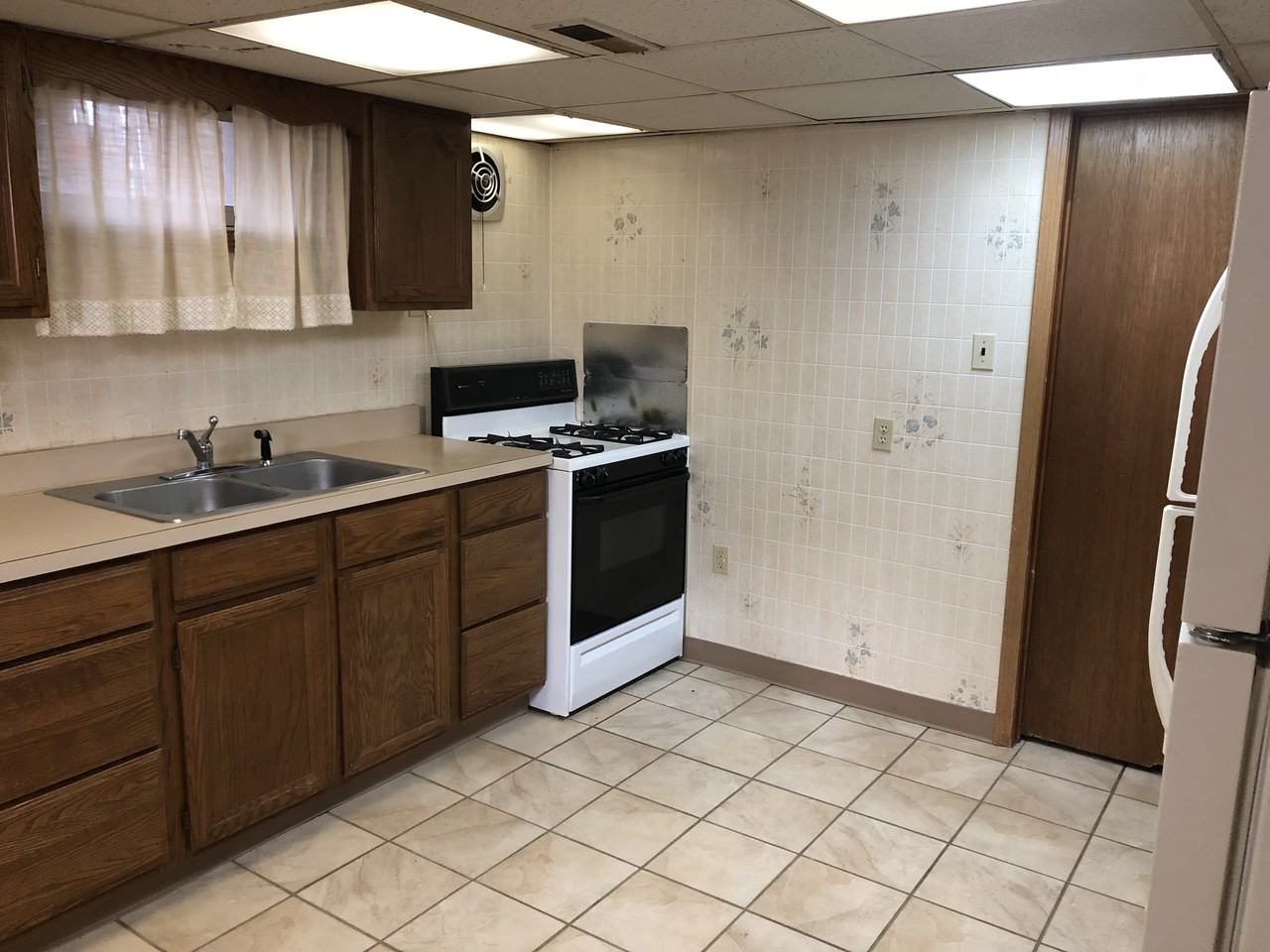 5729 Emilie Rd - Photo 2 of 11