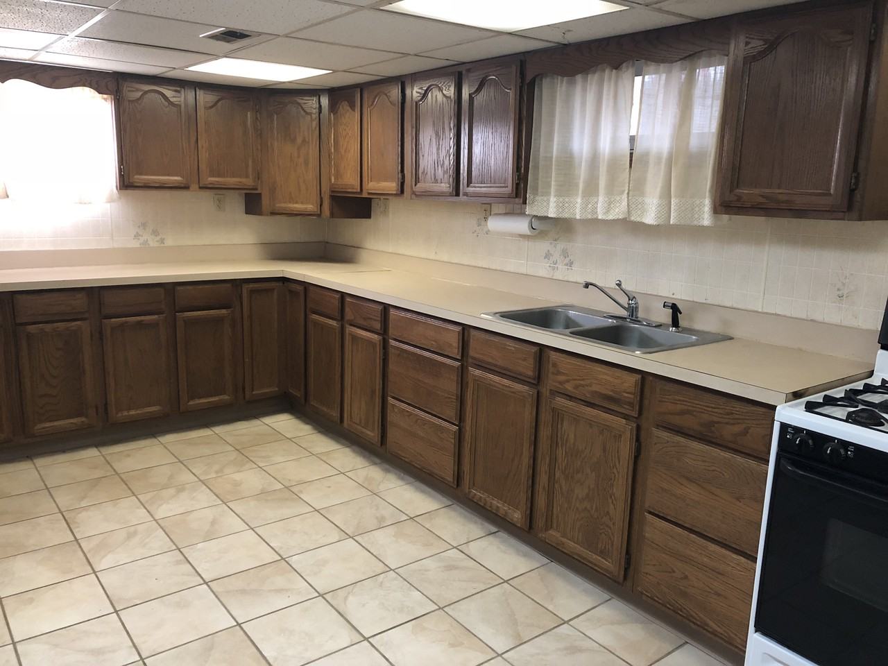 5729 Emilie Rd - Photo 3 of 11