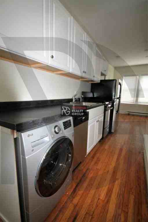 1054 West Lill Avenue